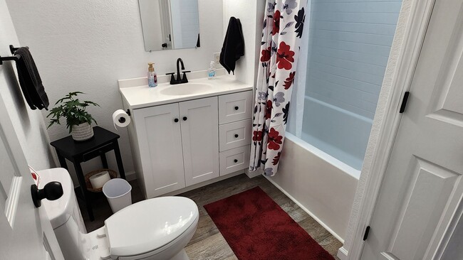 Building Photo - Modern, Brand New Build, Move-In Ready One...