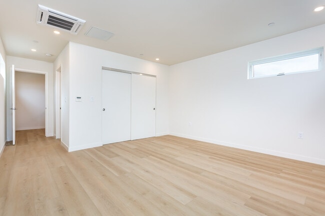 Building Photo - 4621 Idaho St