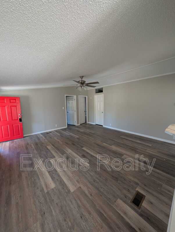 Building Photo - 87 Patriots Way