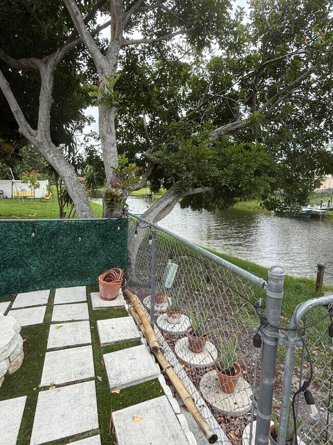 Building Photo - 12394 Westhampton Cir