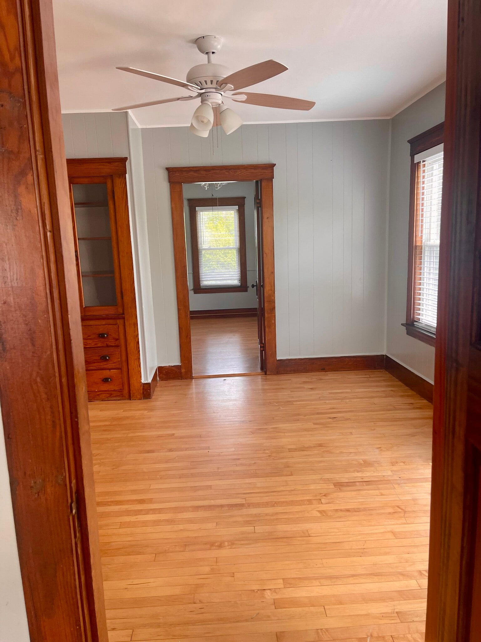 Living room - 348 Rollstone St