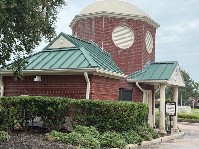 Building Photo - 6022 Mettler Ln