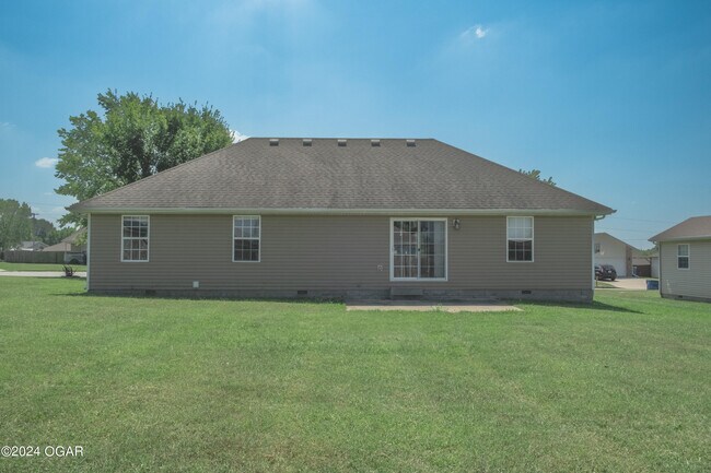 Building Photo - 715 Derek Ct