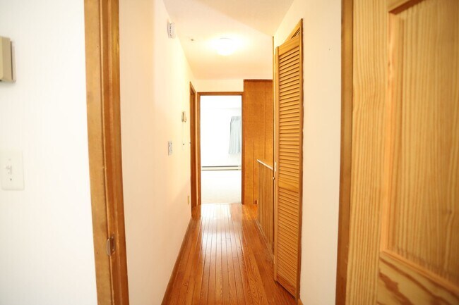 Building Photo - 52 Orris Rd