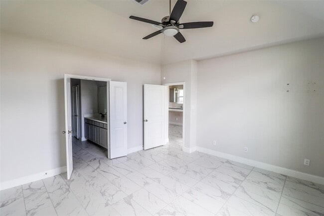 Building Photo - 10106 Water Harbor Dr