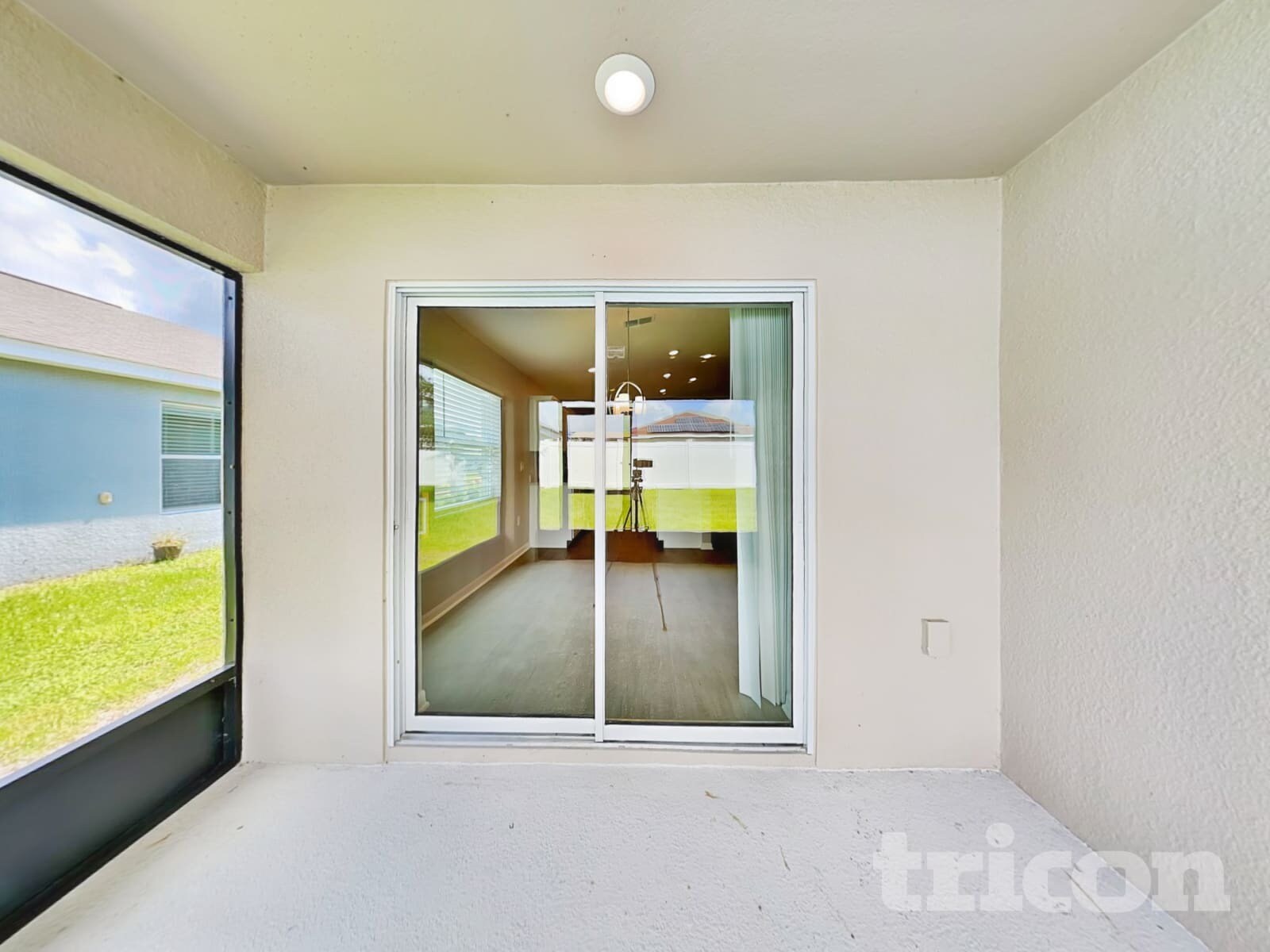 Building Photo - 579 Lorient Drive