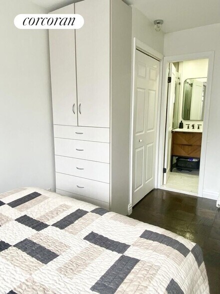 Building Photo - 305 E 40th St