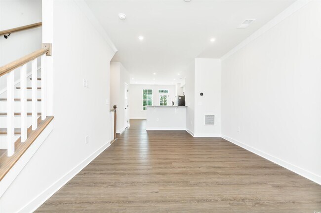 Building Photo - 303 Golan Cir