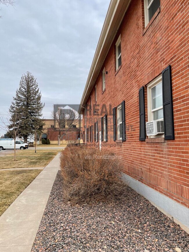 Building Photo - 201 E S 1st St