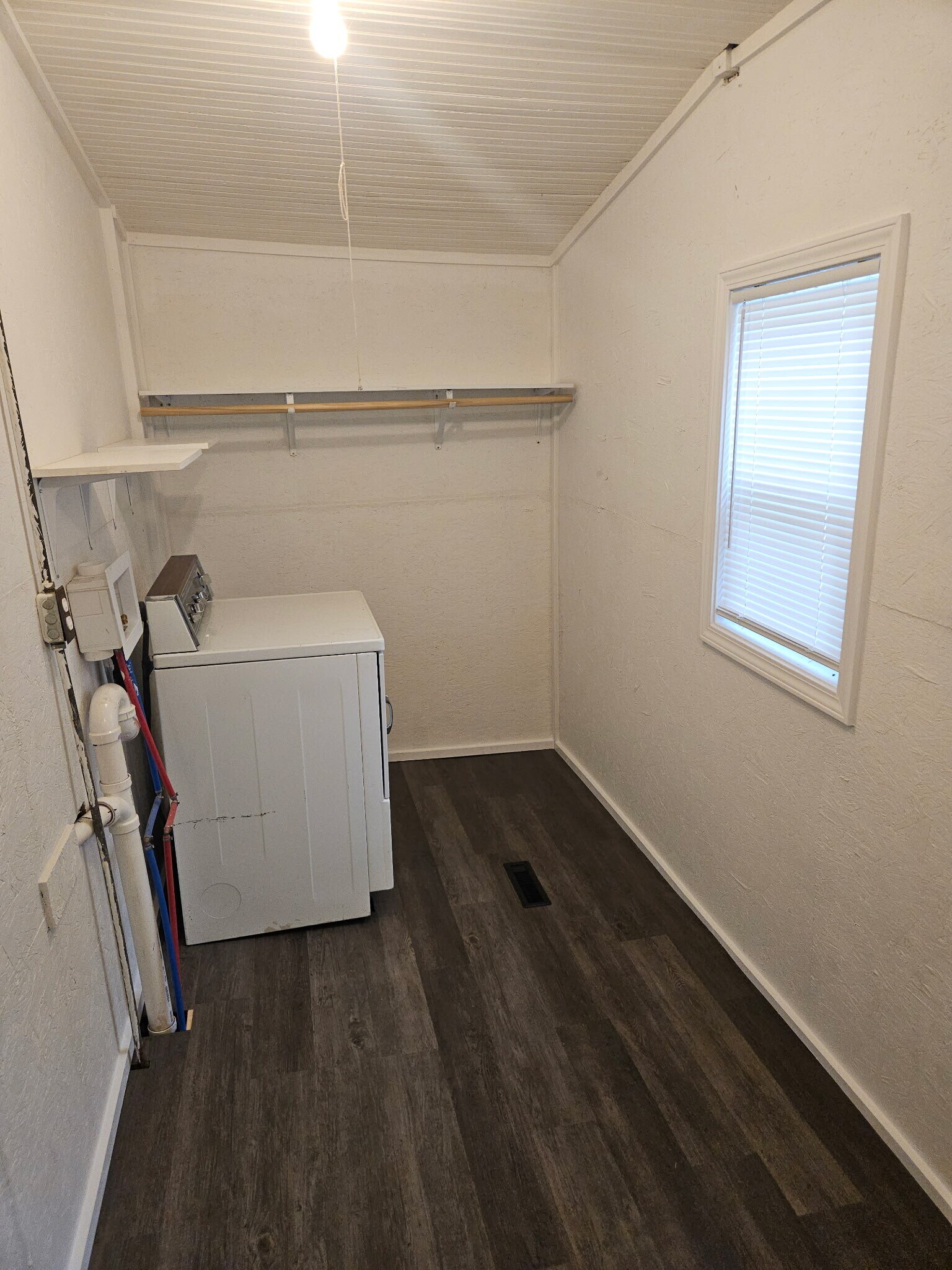 Dryer in unit. Washer hookup - 1026 Roosevelt Ave
