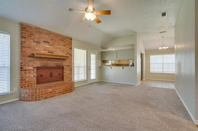 Building Photo - 215 Linda St