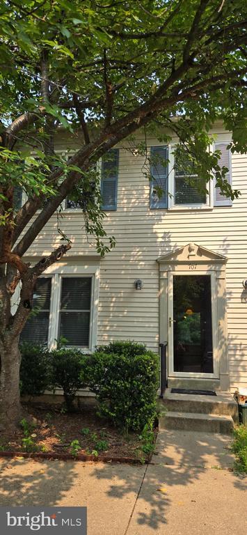 Building Photo - 707 Curry Ford Ln