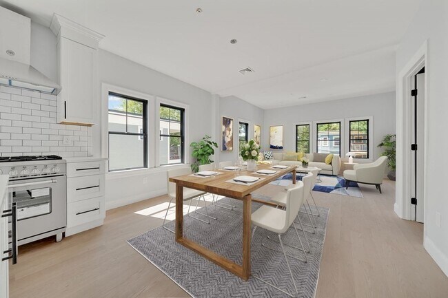 Building Photo - 82 Rossmore Rd