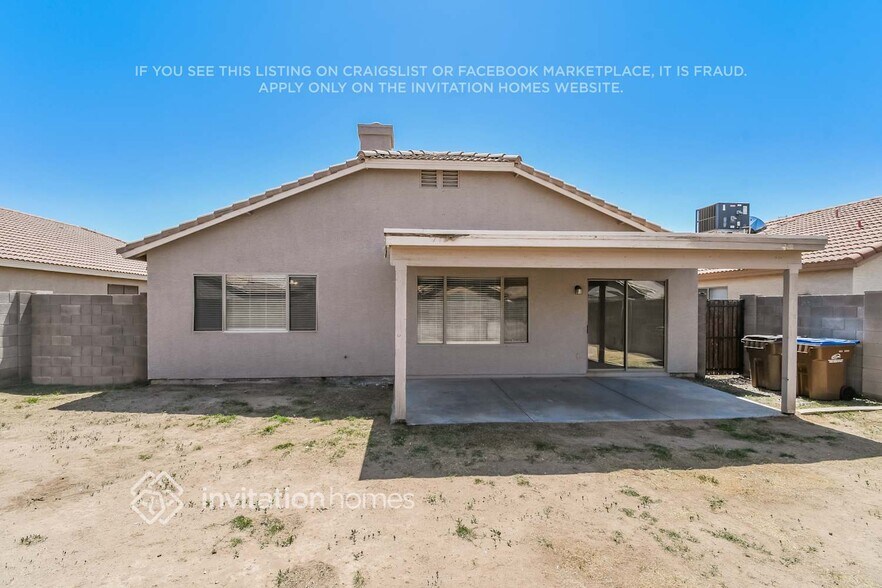 Building Photo - 1274 E Vernoa St