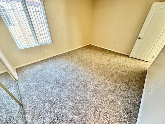 Building Photo - 9325 W Desert Inn Rd