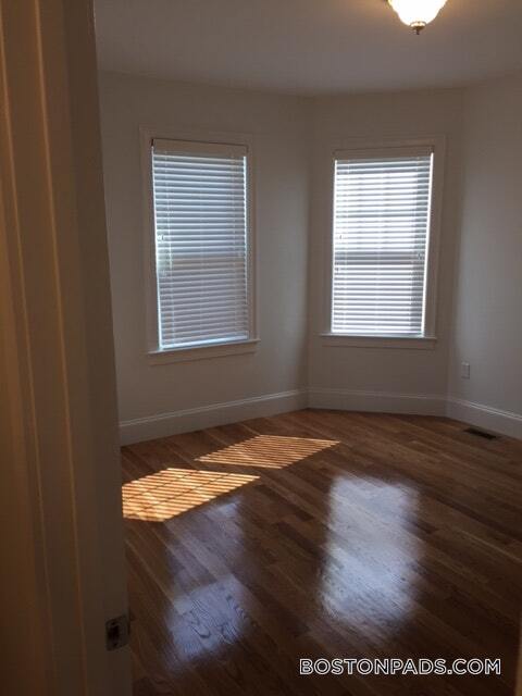 Building Photo - 16 Washburn St