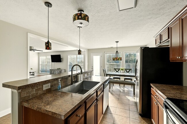 Building Photo - 17011 Bowline View Trail