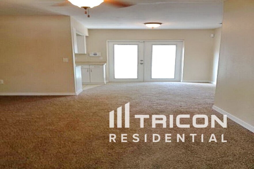 Building Photo - 4000 Berkshire Dr