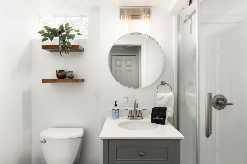 Building Photo - 1027 W 6th Ave