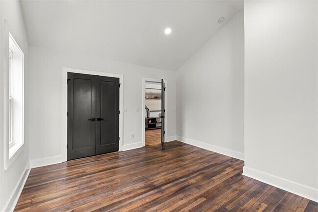 Building Photo - 1552 N Ellington St SE