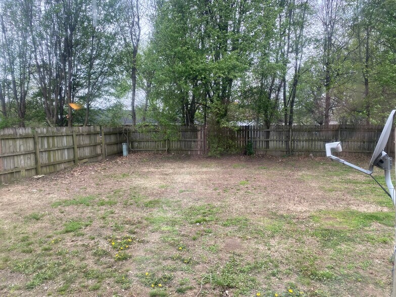 Building Photo - 1408 Christy Dr