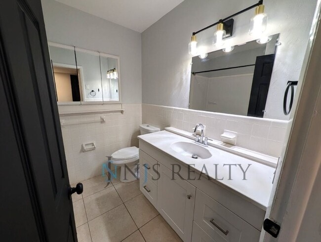 Building Photo - Just Reduced!!  POOL!! Beautiful 4/2/2 home with a POOL, 1700 Sq. Ft. with fenced yard, TONS of r...