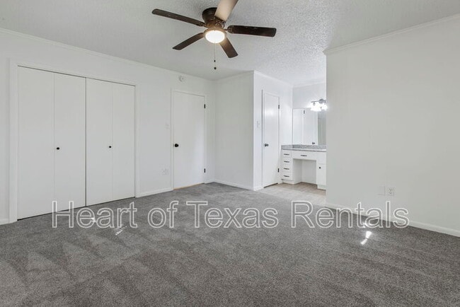 Building Photo - 465 Cranbrook Dr