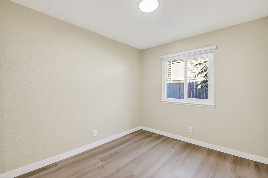 Building Photo - 1250 S Brookhurst St