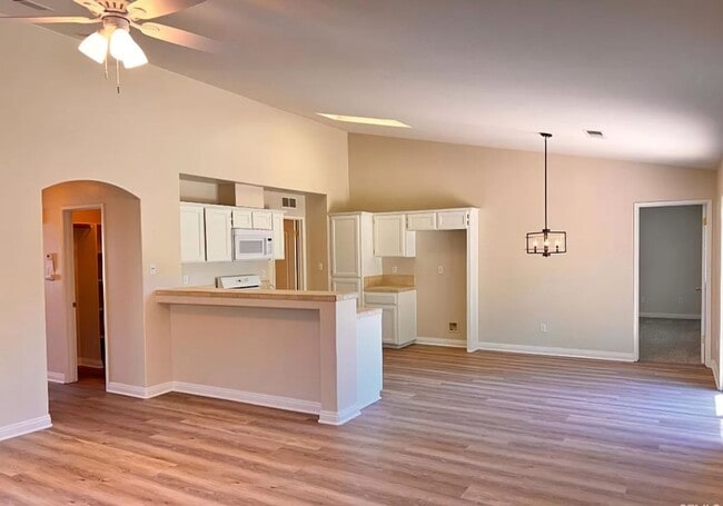 Building Photo - Charming Home For Rent Available Now