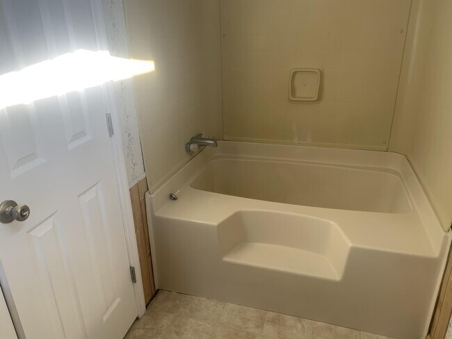 Building Photo - 1032 Aaron Ln