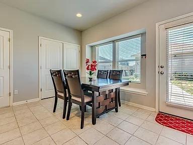 Building Photo - 207 Wainscot Oak Wy