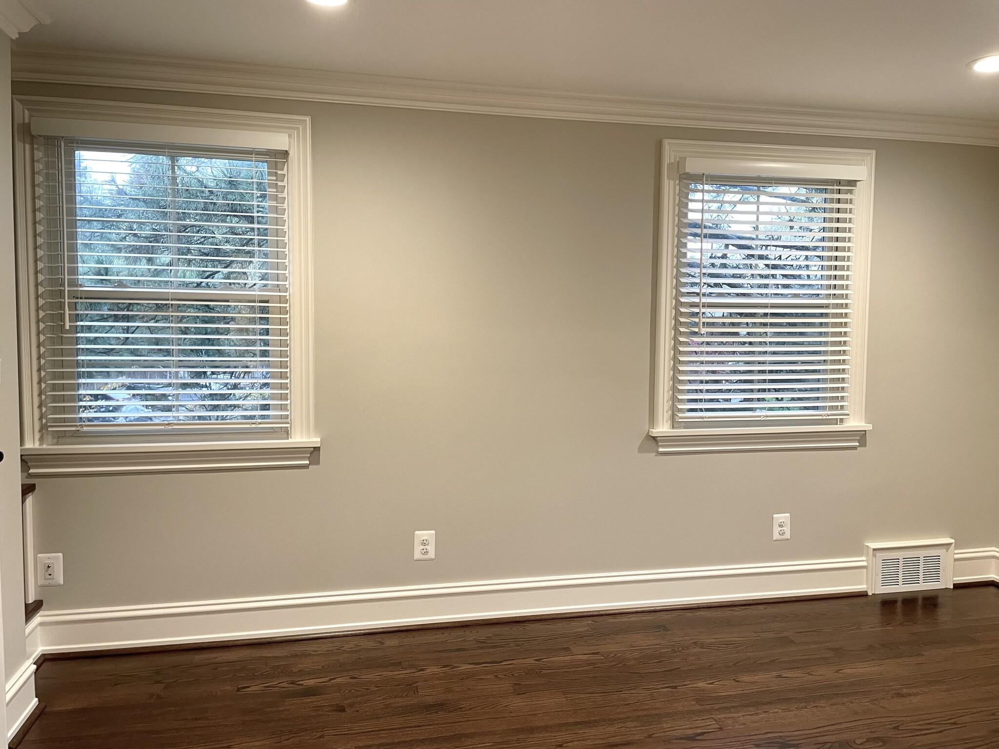 1st Bedroom front windows - 1608 Graefield Rd