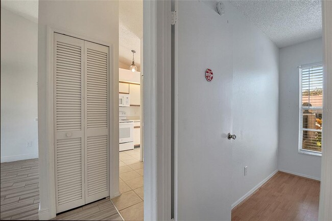 Building Photo - 1239 Lucaya Cir