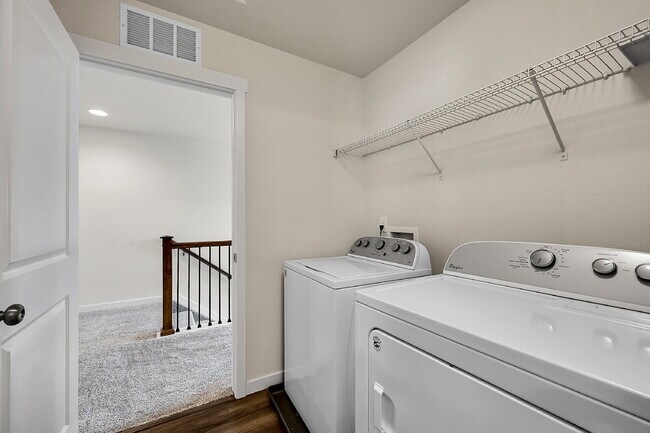 Building Photo - $2,650 - 3 Bed, 2.5 Bath Home in Co Spring...