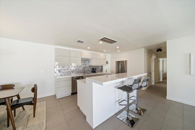 Building Photo - 436 Greenhouse Wy