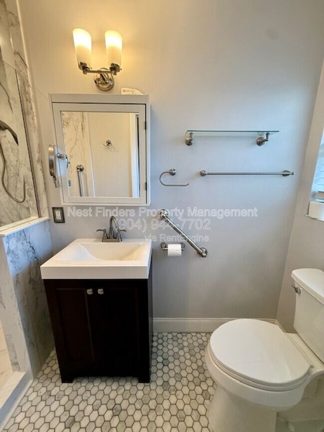 Building Photo - 5252 Rollins Ave