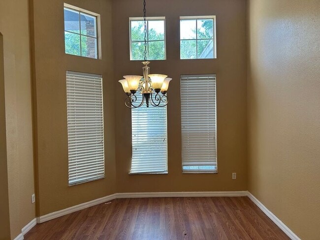 Building Photo - 854 Kazaros Cir