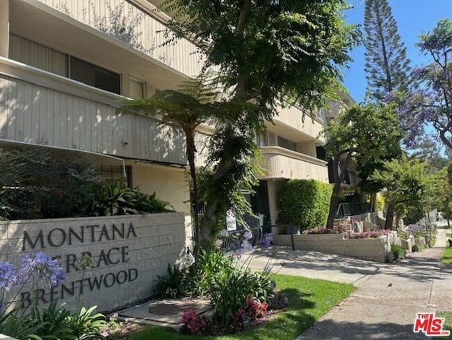 Building Photo - 11645 Montana Ave
