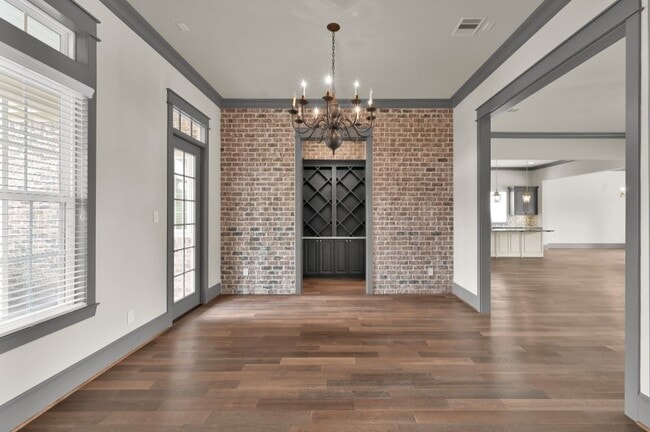 Building Photo - 2331 Bottlebrush Ln