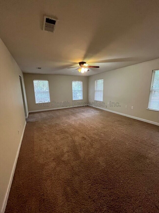 Building Photo - 754 Crooked Oak Dr