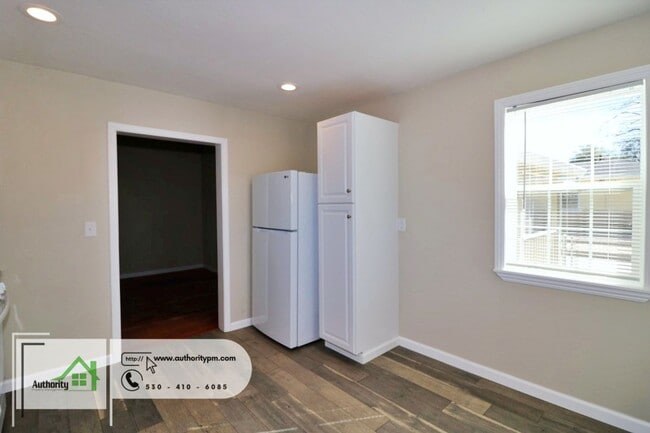Building Photo - 7927 Evans Ln