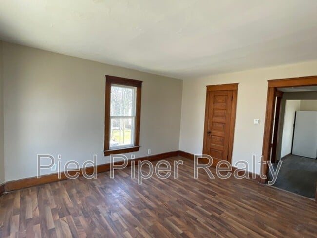 Building Photo - 434 1/2 S State Ave