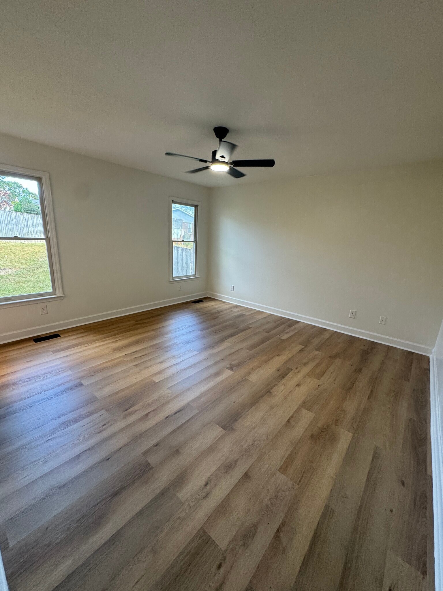 Building Photo - 1821 Swann St