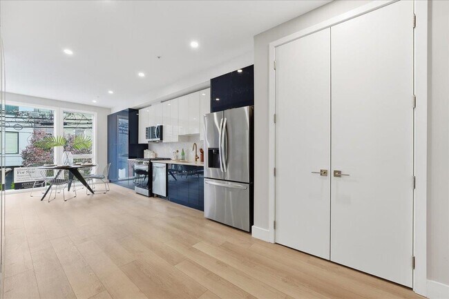 Building Photo - 134 New York Ave