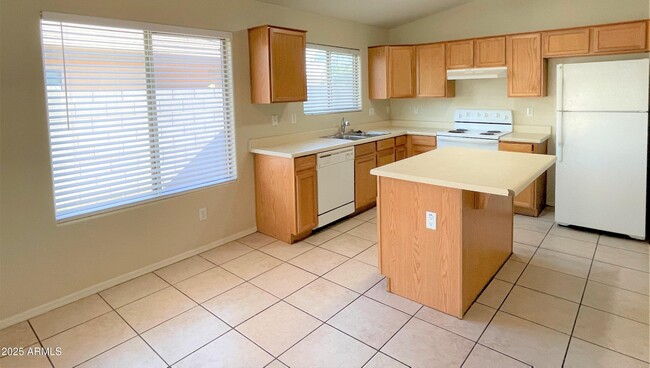 Building Photo - 7220 S 55th Dr