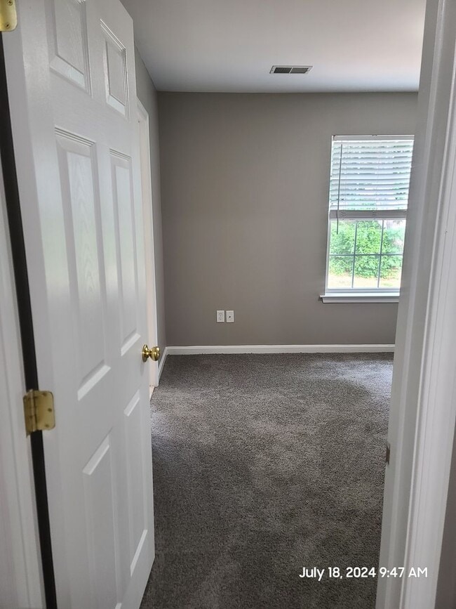 Building Photo - 3 Bedroom Townhouse for Rent in Waynesboro!