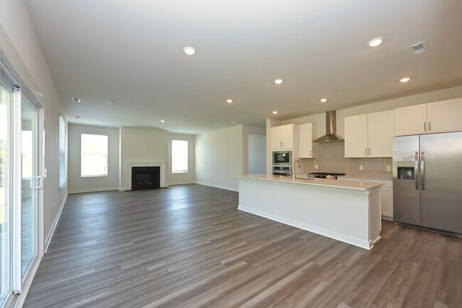 Building Photo - **BE THE VERY FIRST ONE TO LIVE IN THIS BRAND NEW HOME IN THE EXCLUSIVE GREENHILL ESTATES NEIGHBO...
