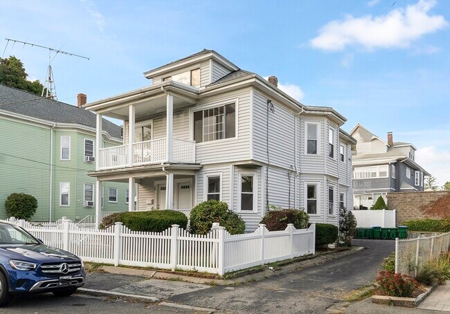 Building Photo - 30 Early Ave