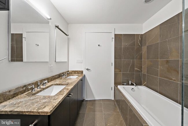 Building Photo - 1101 Locust St