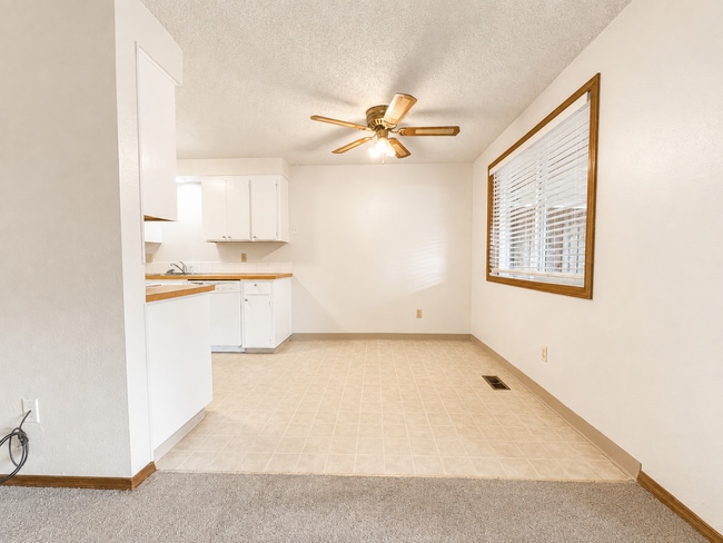 Building Photo - 21318 SE Alder Ct